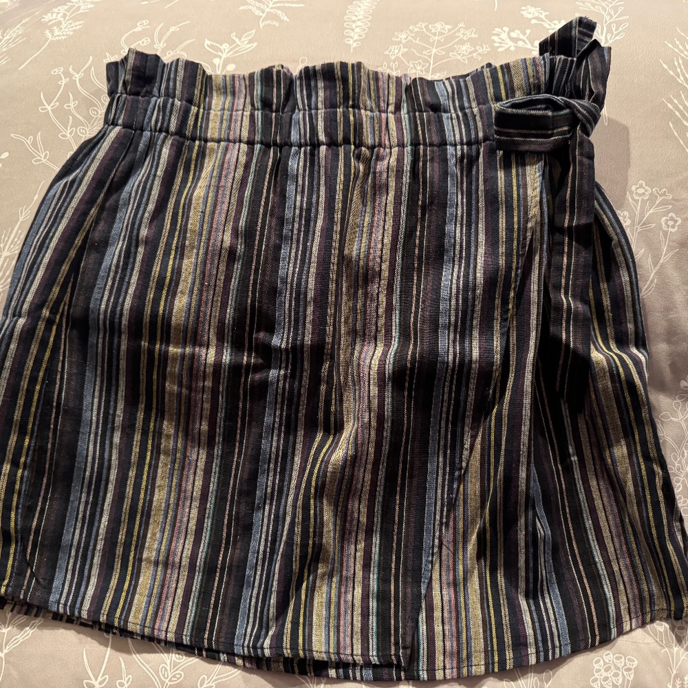 Fashion on Earth Wrap Skirt, size Large